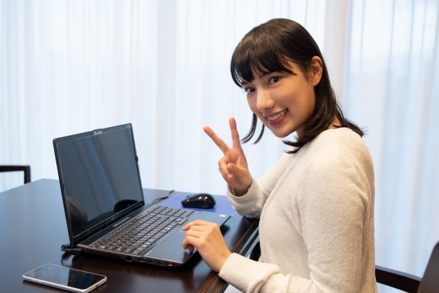 中卒女性でも稼げる仕事15選｜学歴不問で月収30万円以上を目指す方法